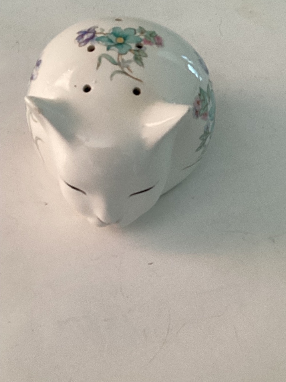Vintage ceramic sleeping cat sachet holder